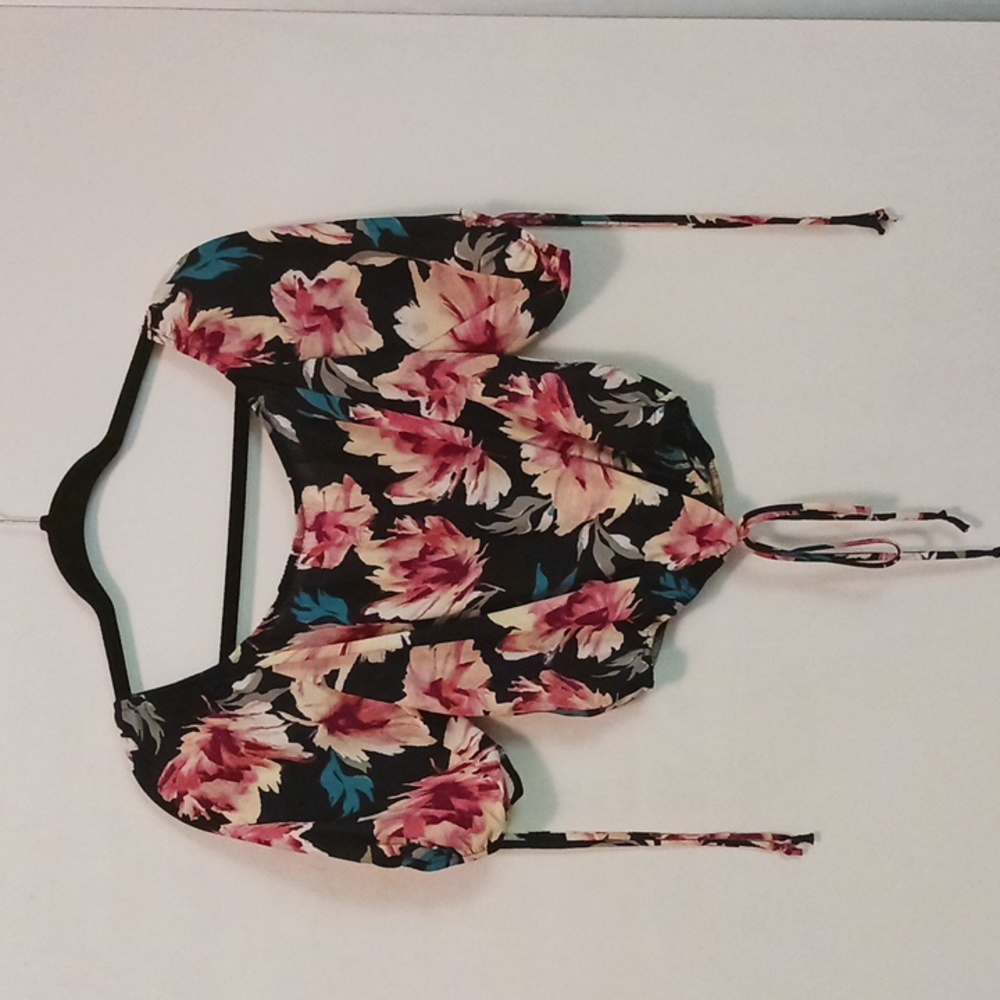 Women's Crop Top by Blakely Size Small